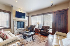 TV, fireplace, offices - Sophisticated Mountain-View Condo - Hot Tub, Heated Pool - Walk to Gondola (Park City)