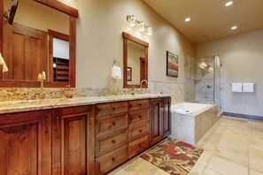 Shower, hair dryer, towels - Sophisticated Mountain-View Condo - Hot Tub, Heated Pool - Walk to Gondola (Park City)
