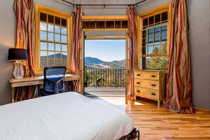 Desk, iron/ironing board, travel cot, WiFi - Serene and Spacious 5BR with Gorgeous Views, Hot Tub (Park City)