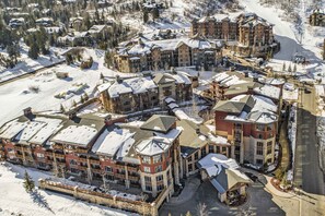 Exterior - Stunning ski-in/ski-out penthouse w/ shared pool, hot tub, sauna & gym (Park City)