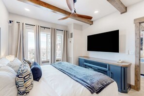 2 bedrooms, iron/ironing board, WiFi, bed sheets - Ski-in - ski-out condo with indoor & outdoor pools, sauna, hot tubs, game room, gym, W&D, AC (Park City)