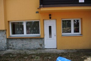 Apartamento (Smrekovica) | Detalhe da fachada