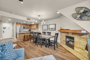 Dining - Ski-in - ski-out condo with shared pool & hot tub, gas fireplace (Park City)