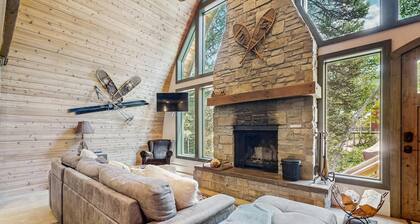 Mountain lodge with hot tub, game room, and home theater