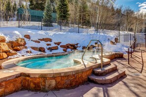 Pool - Ideally located, quiet, luxurious Deer Valley hotel-style room (Park City)