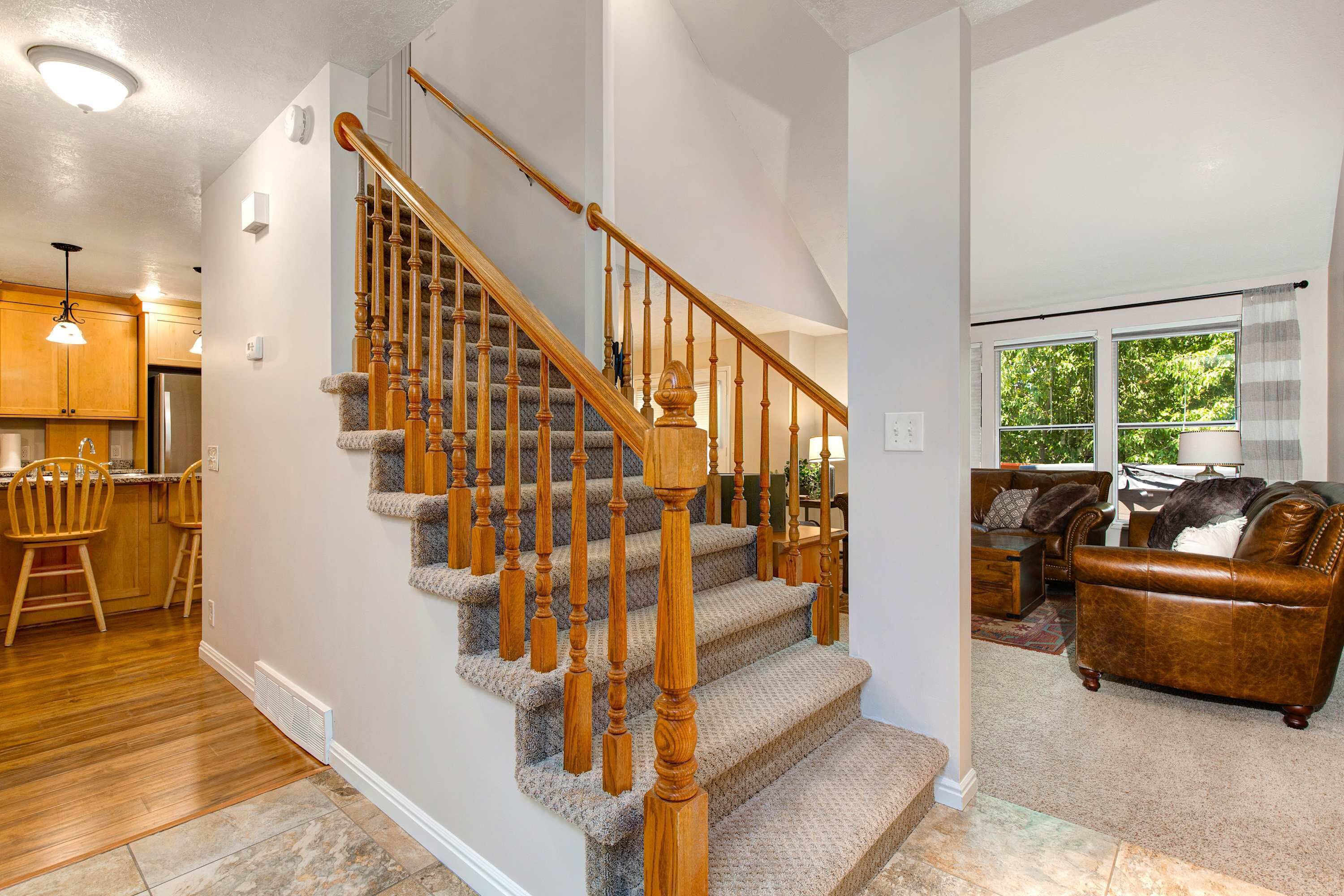 Terrific, Central Location For Ski Resort Access With  Private Hot Tub & Fireplace - Sandy, UT