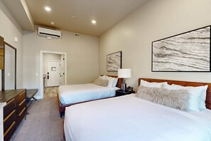 WiFi, bed sheets - Beautiful resort studio with incredible amenities & shuttle service (Park City)