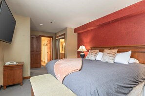 Room - Ski-in/out condo w/access to Club Solitude - pools, hot tubs, & more (Solitude)