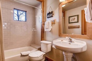 Shower, hair dryer, towels - Downtown townhome with private hot tub close to Park City Mountain & Deer Valley (Park City)
