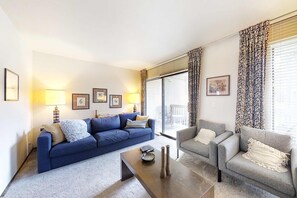 TV, offices - Peaceful Villa with Loft - Front Porch, 2 Balconies - Next to Rec Center (Park City)