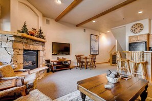 TV, fireplace, DVD player, offices - Condo on the free shuttle route with  two fireplaces - close to skiing & downtown (Park City)
