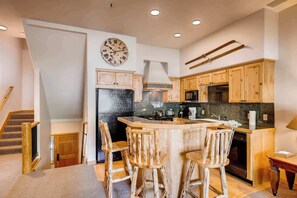 Fridge, microwave, oven, stovetop - Condo on the free shuttle route with  two fireplaces - close to skiing & downtown (Park City)