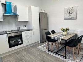 House, 3 Bedrooms | Dining room