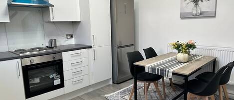 House, 3 Bedrooms | Dining room