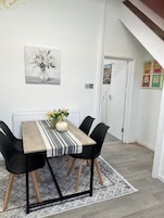 House, 3 Bedrooms | Dining room