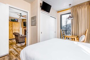 1 bedroom, WiFi, bed sheets - Plush condo with pool, gym, hot tubs, garage & central AC - snowbird-friendly (Heber City)