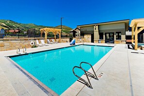 Pool - Professionally designed mountain-view condo with a pool, grill, & fireplace (Park City)