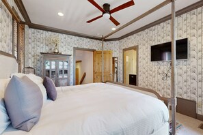 Desk, iron/ironing board, travel cot, WiFi - Cozy, family-friendly home with  a private hot tub, gas fireplace, two decks, WiFi (Park City)