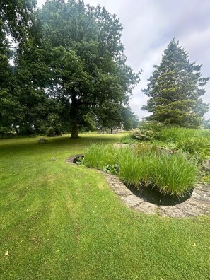 Property grounds - Stylish Farmhouse perfect Retreat/families. Sleeps 10.  Near Manchester Airport. (wilmslow)