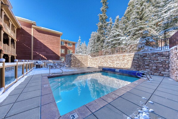 Pool - Unbeatable mid-mountain condo in Silver Lake Village w/ shared pool & hot tub (Park City)