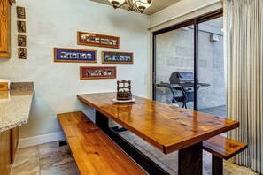 Dining - Modern condo with spectacular views - close to top ski resorts & walk to MARC (Park City)