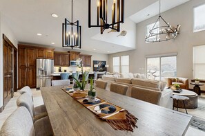 Interior - Three King Suites, 12 min to Deer Valley & Park City Resorts (Kamas)
