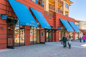 Exterior - Modern mountain townhouse with incredible views, hot tub & pool, & walk to lifts (Park City)