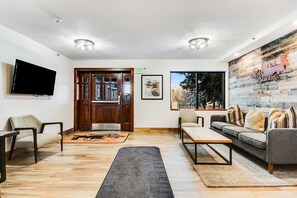 Interior - Adventure condo near skiing with hot tub, & sauna - block from the lift (Park City)