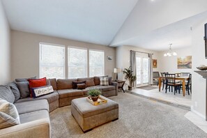 TV, fireplace, table football, offices - Charming townhome with private hot tub, foosball table, easy canyon access (Cottonwood Heights)