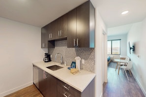 Private kitchen - Cozy Studio with gym & hot tub - Walk to Deer Valley Gondola (Park City)