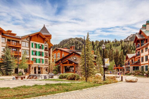 Ski-in - ski-out Powderhorn Condo with Shared Hot Tubs, a Pool & Gym at Club Solitude