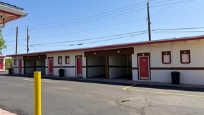 Exterior - RED DOOR MOTEL (DALLAS)