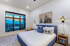 Desk, iron/ironing board, WiFi, bed sheets - Private Hot Tub, Mountain Views, Near Golf Course and Walk to Lifts (Park City)