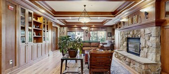 2nd-floor ski-in/out condo w/balcony, fireplace, shared pool, hot tub, game room