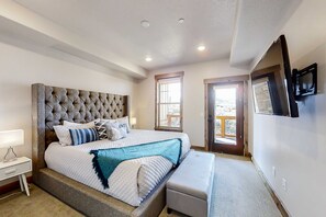 Iron/ironing board, WiFi, bed sheets - Brand-New Chic Condo - Minutes to Gondola, Downtown & Jordanelle Reservoir (Heber City)