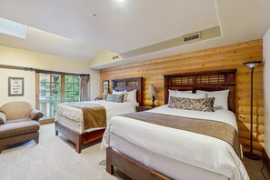 Desk, iron/ironing board, WiFi, bed sheets - Hotel studio with views, fireplace & close to everything (Park City)