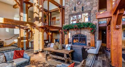 Hotel studio with views, fireplace & close to everything