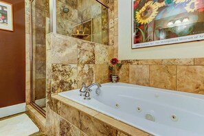 Shower, hair dryer, towels - Luxury Condo with  Private Balcony, Seasonal Pool, Hot Tubs - Close to Skiing (Park City)