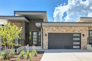 Exterior - Townhouse in Hideout with foosball table (Hideout)