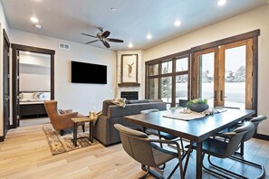 Dining - Enchanting resort condo with mountain views, hot tub, & pool - walk to lifts (Park City)