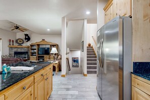 Interior - Spacious Townhouse with Private Hot Tub & Shared Pool -- Near Ski Resort (Park City)