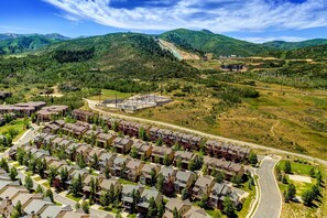 Exterior - Spacious Townhouse with Private Hot Tub & Shared Pool -- Near Ski Resort (Park City)