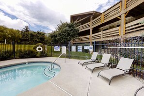 Pool - Relaxing Condo with  Heated Pool - Near Slopes & Historic Main Street (Park City)