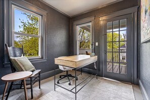 Interior - Harmony House/Walk to Downtown/Parking/Balcony (Portland)