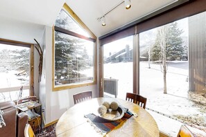 Dining - Remodeled mountainside home with outdoor heated pool & hot tub - walk everywhere (Park City)
