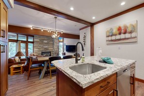 Interior - Ski sanctuary with private hot tub - adjacent to slopes & on free bus line (Park City)