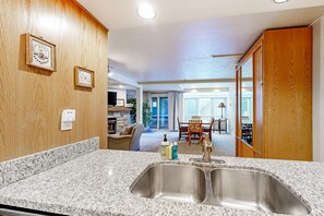 Interior - Spacious ski-in - ski-out Resort with Pool - On Bus Line (Park City)