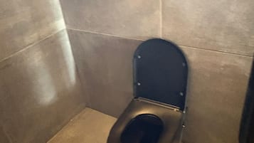 Signature Double or Twin Room, Valley View | Bathroom