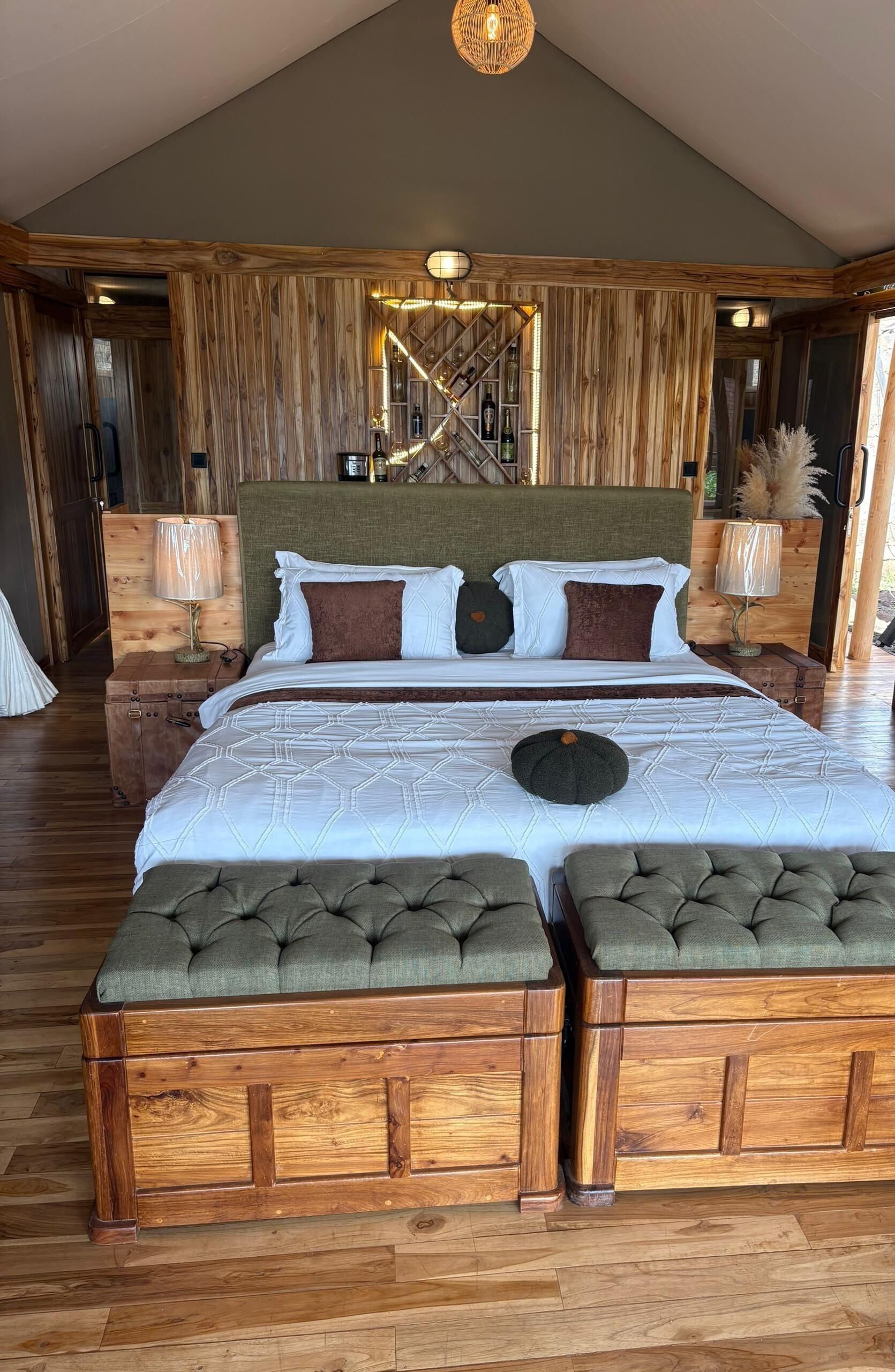 Quarto casal ou duplo com design assinado, vista para o vale