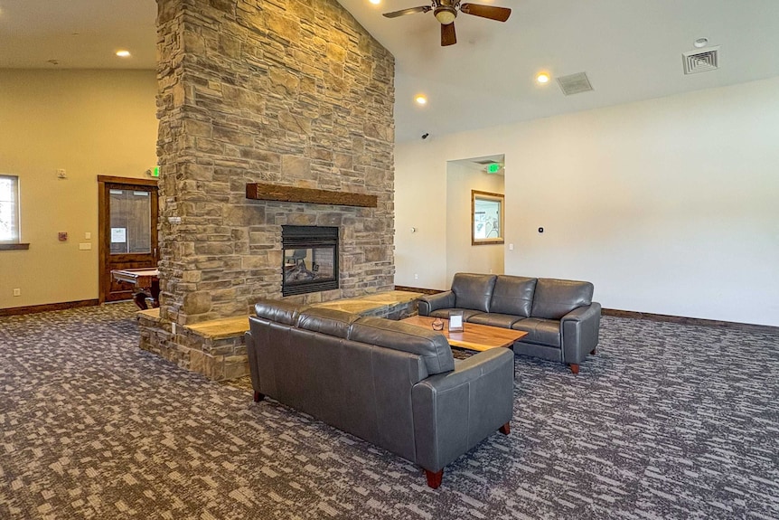 Spacious Townhome With Community Pool, Hot Tub & Clubhouse - Dog Friendly - Kamas, UT